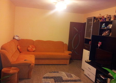 Proprietar vand apartament 3 camere Proprietar vand apartament 3 camere