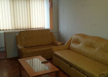 proprietar vând apartament cu doua camere bld cetății