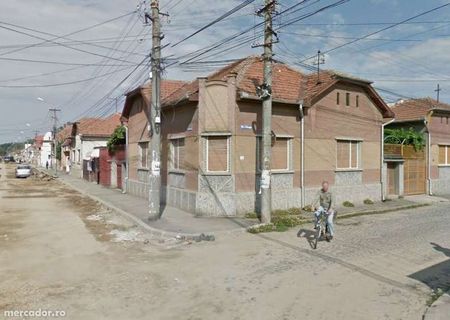Propritar, vand casa in zona centrala Parcu Enescu, Str. Loga colt cu Romanilor - Lugoj
