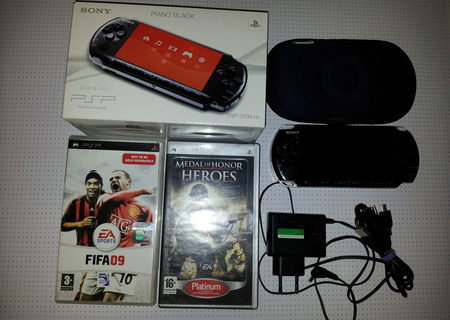 PSP 3004 Slim & Lite Piano Black