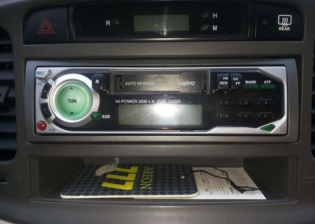 Radio auto impecabil