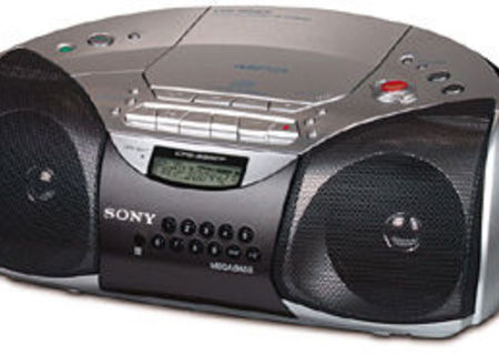 Radio-Casetofon Portabil Sony cu CD, MP3 Player si Telecomanda