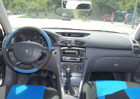 Renault Laguna 2 , 2001 luna 11