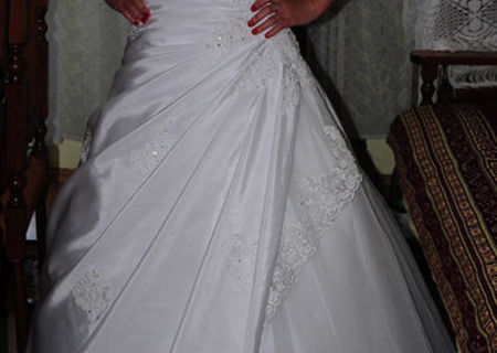 Rochie de mireasa Rochie de mireasa
