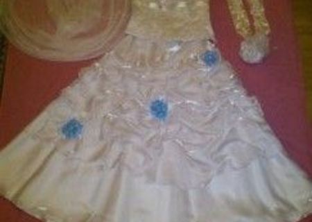 Rochie de mireasa Rochie de mireasa