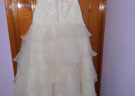 rochie de mireasa rochie de mireasa