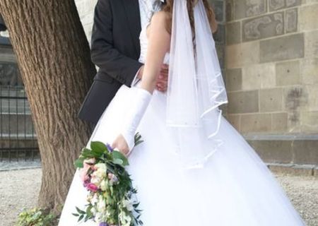Rochie de mireasa Christian Philippe- redusa 70% Rochie de mireasa Christian Philippe- redusa 70%