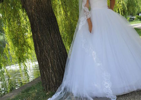 rochie de mireasa cu voal brodat