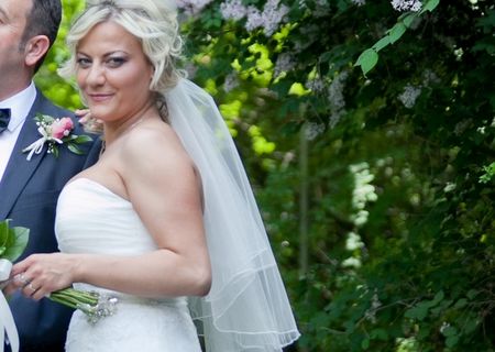 Rochie de mireasa numai din dantela adusa din Londra, Marea Britanie Rochie de mireasa numai din dantela adusa din Londra, Marea Britanie
