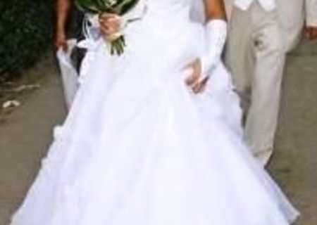 Rochie mireasa Rochie mireasa