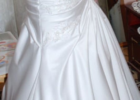 rochie mireasa rochie mireasa