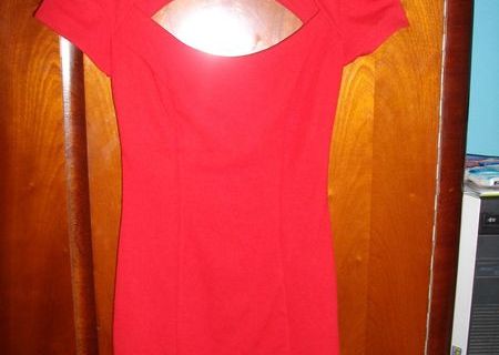 rochie rosie cu funde in spate