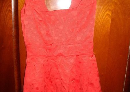 rochie rosie cu inimioare