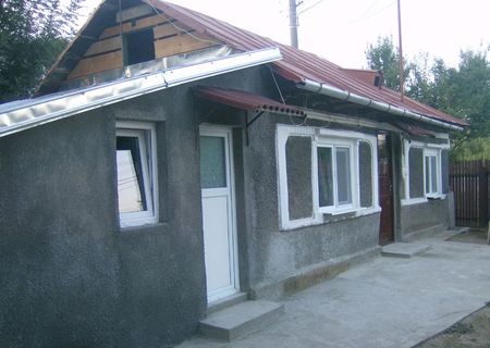 Romanesti- casa pe DN 1