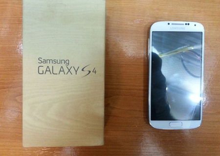 samsung galaxy s4 k nou,impekbil,pachet complet