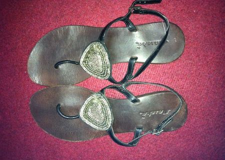 Sandale de piele