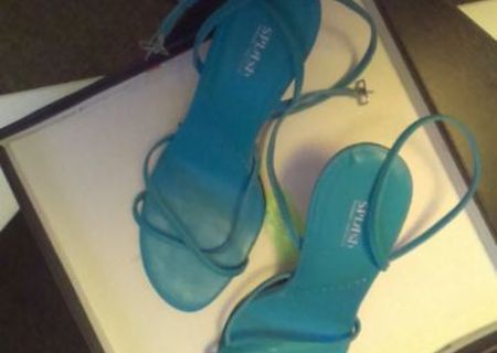 sandale import sua