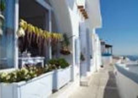 Santorini Grecia Vanzatoare Magazin lux Santorini Grecia Vanzatoare Magazin lux