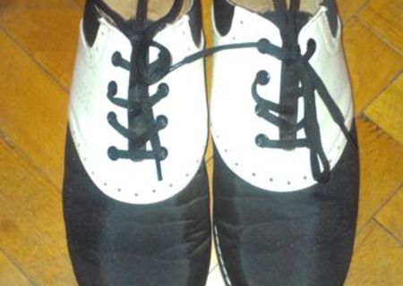 Sapca  Pantofi Cheap Monday Alb - Negru Aproape Noi 44