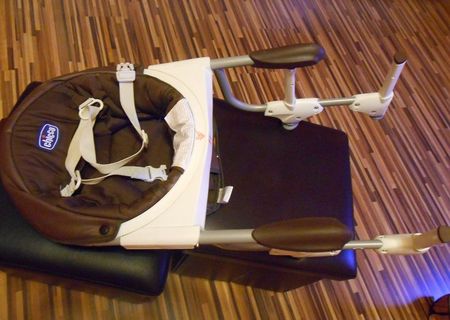 Scaun de masa atasabil Chicco