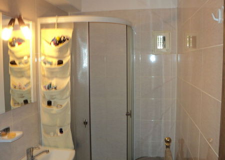 Schimb apart 2 camere cu casa la munte