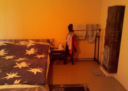 Schimb casa la sat cu apartament 2 camere