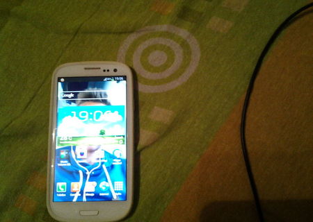 Schimb Galaxy S3 white, 32gb mem cu iphone 5, 16-32 Gb mem.!