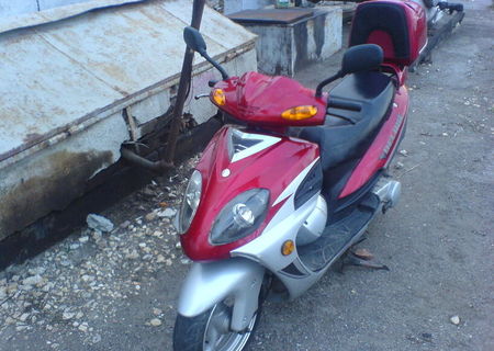 Scuter Deluxe hidramat 6 viteze