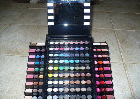 Servicii make-up si cosmetica Servicii make-up si cosmetica