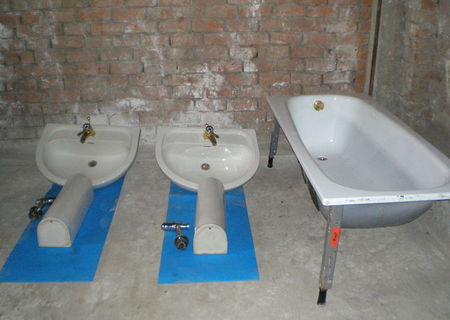 Set baie.chiuveta cu cada Set baie.chiuveta cu cada