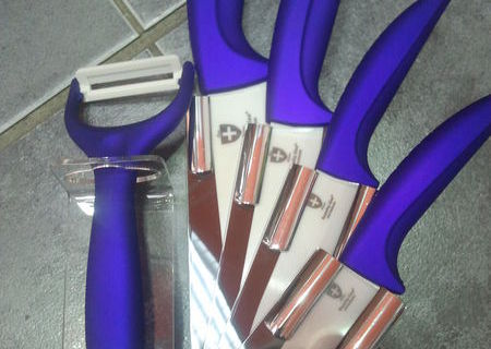 Set cutite ceramice cu maner mov si suport Set cutite ceramice cu maner mov si suport