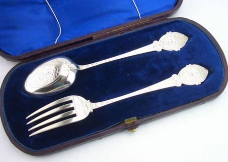 Set de botez, argint 925/1000, datat 1868, vechime 145 ani Set de botez, argint 925/1000, datat 1868, vechime 145 ani