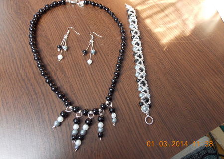 Set perle (colier,bratara si cercei) Handmade