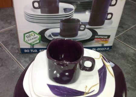 Set portelan mov patrat pentru 6 persoane Set portelan mov patrat pentru 6 persoane