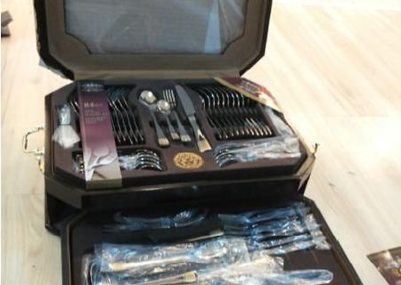 Set tacamuri 84 piese