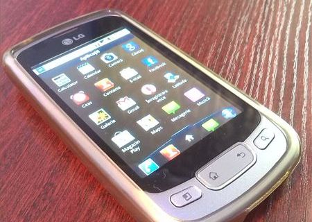 Smartphone LG Optimus One P500 impecabil Smartphone LG Optimus One P500 impecabil