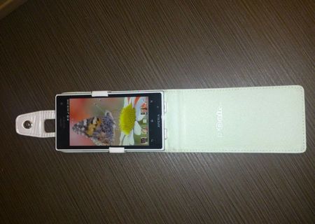 Sony Xperia Acro S alb + 3 tipuri de huse + 1 folie ecran