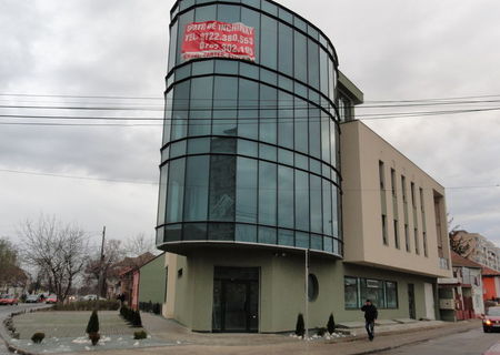 SPATIU COMERCIAL 280 mp PE ARTERA PRINCIPALA