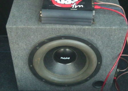 subwoofer si statie