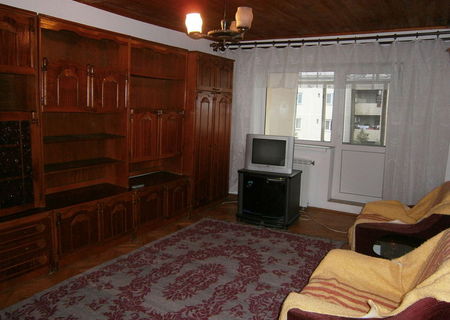 super-oferta apartament cu 3 camere central complet mobilat.