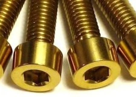 Suruburi Titan eloxate Gold Inbus M5 x 16mm pentru ghidon, PIPA, suport bidon apa