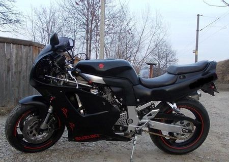 SUZUKI GSXR 750