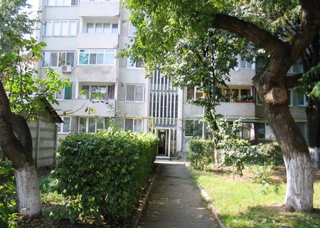 Tecuci - vand apartament 3 camere