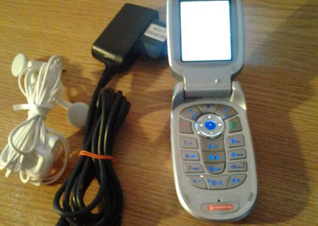 Telefon Motorola V525