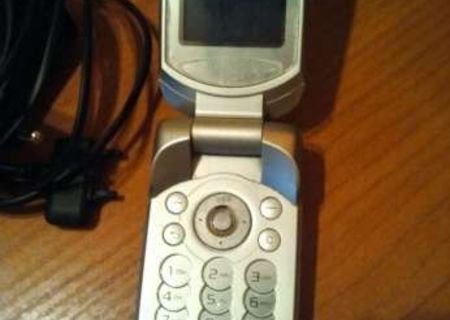 Telefon Sony Ericsson z530i
