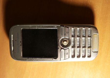 Telefon SonyEricsson K500i pentru piese + accesorii