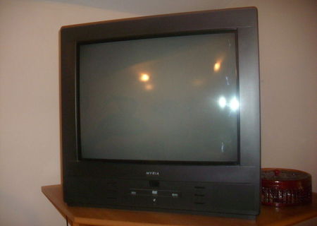 Televizor color Myria, cu diagonala de 50 cm, foarte putin folosit.