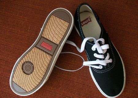 Tenisi Levi's® unisex