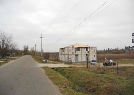 Teren + casa duplex (in constructie)