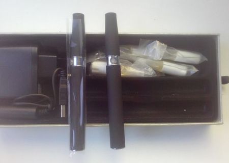 Tigare Electronica set 2 bucati + 1 Parfum Cadou Tigare Electronica set 2 bucati + 1 Parfum Cadou